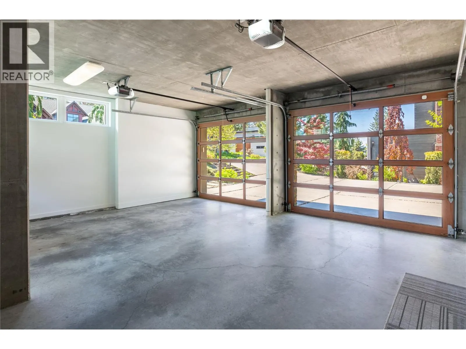 1076 Westpoint Drive