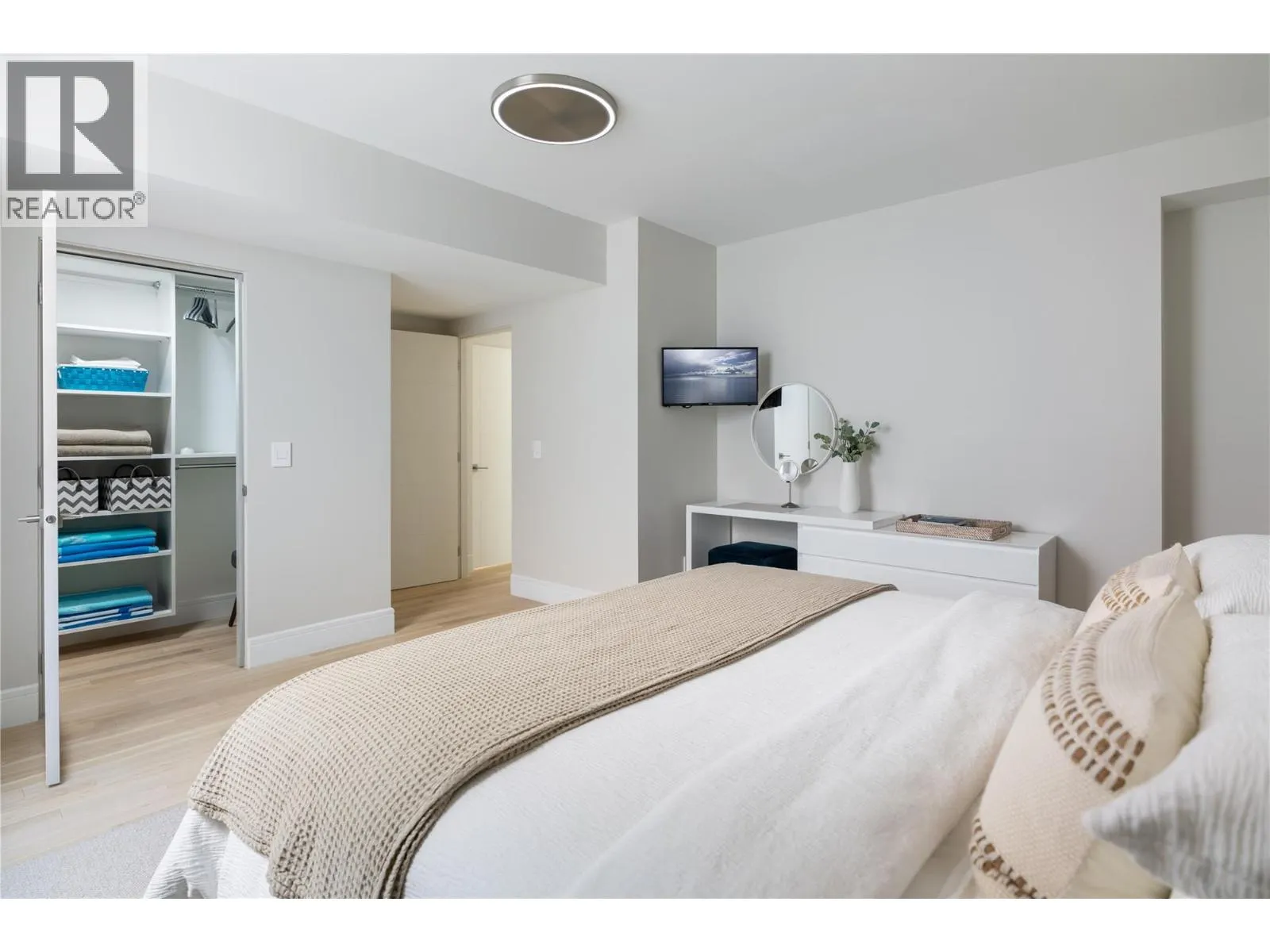 1076 Westpoint Drive