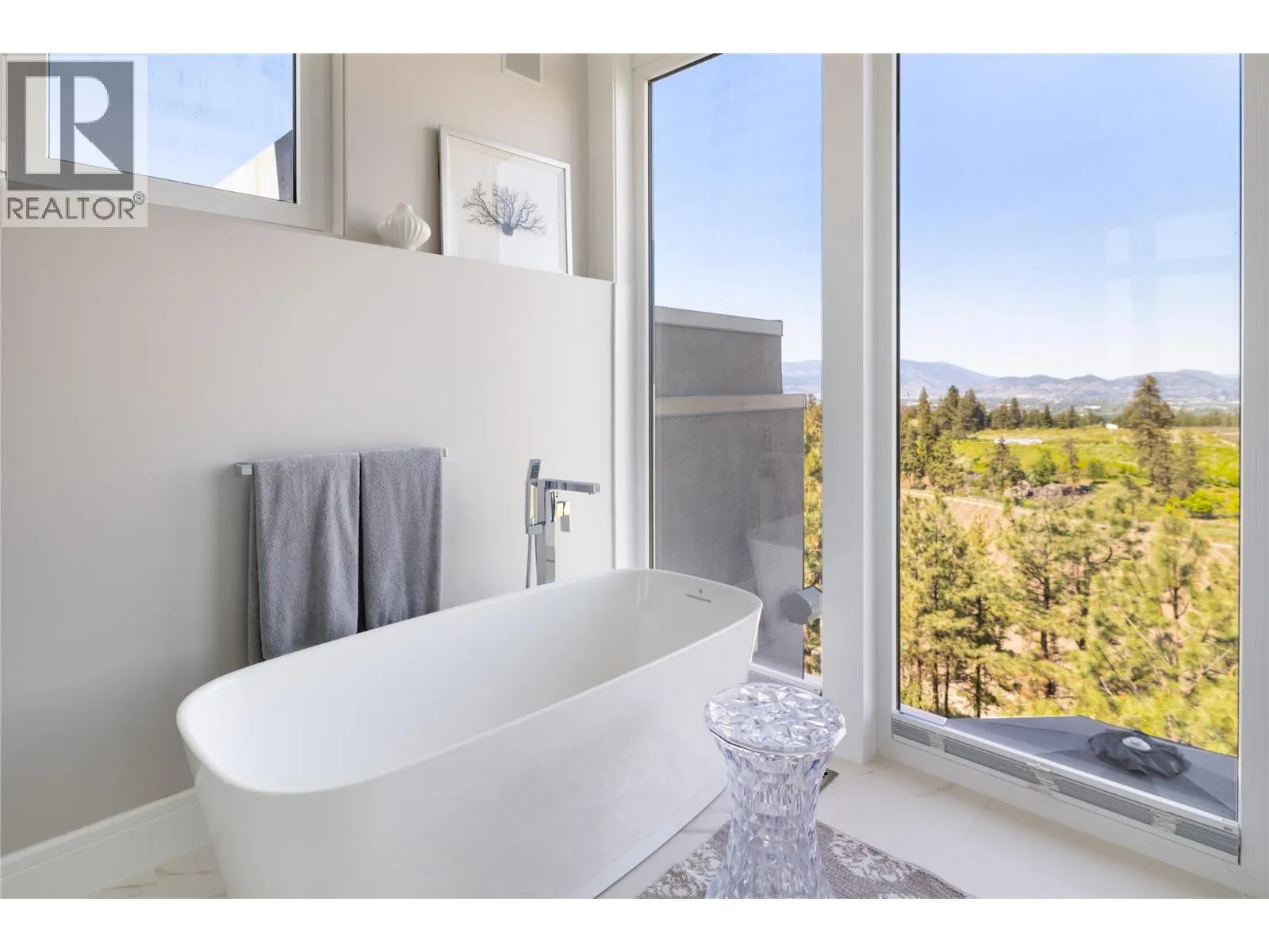 1076 Westpoint Drive