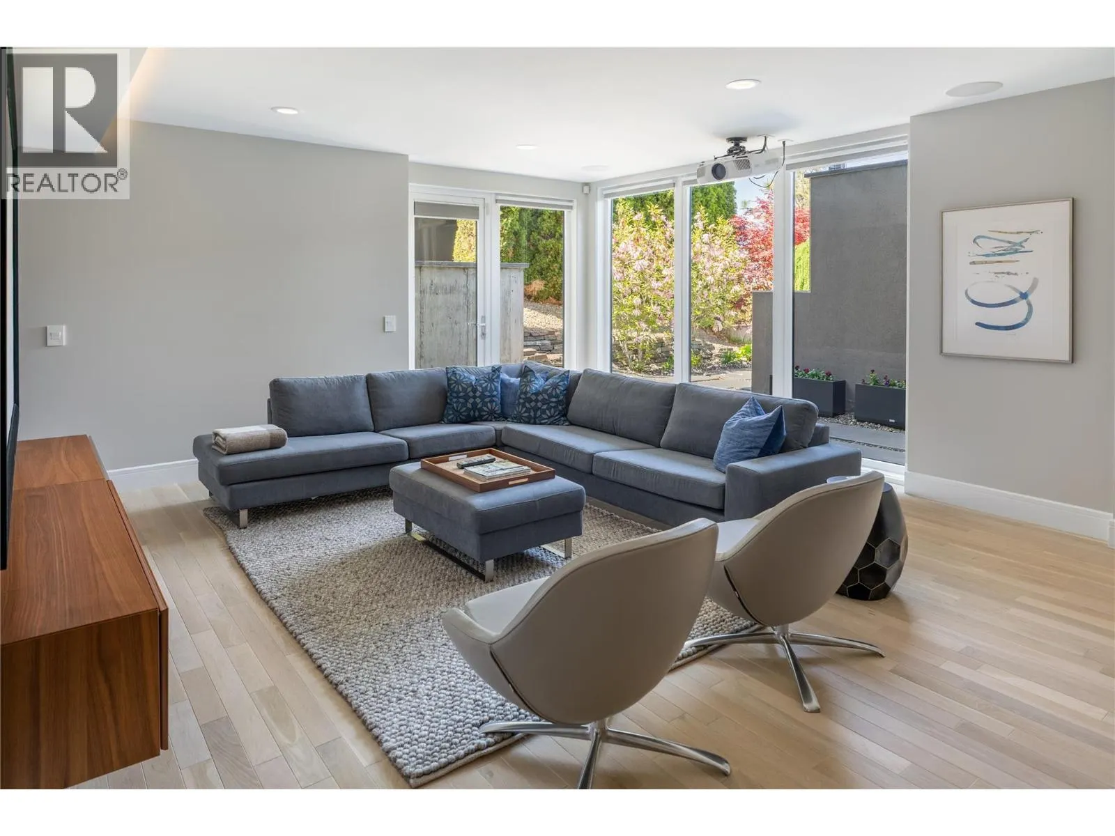 1076 Westpoint Drive