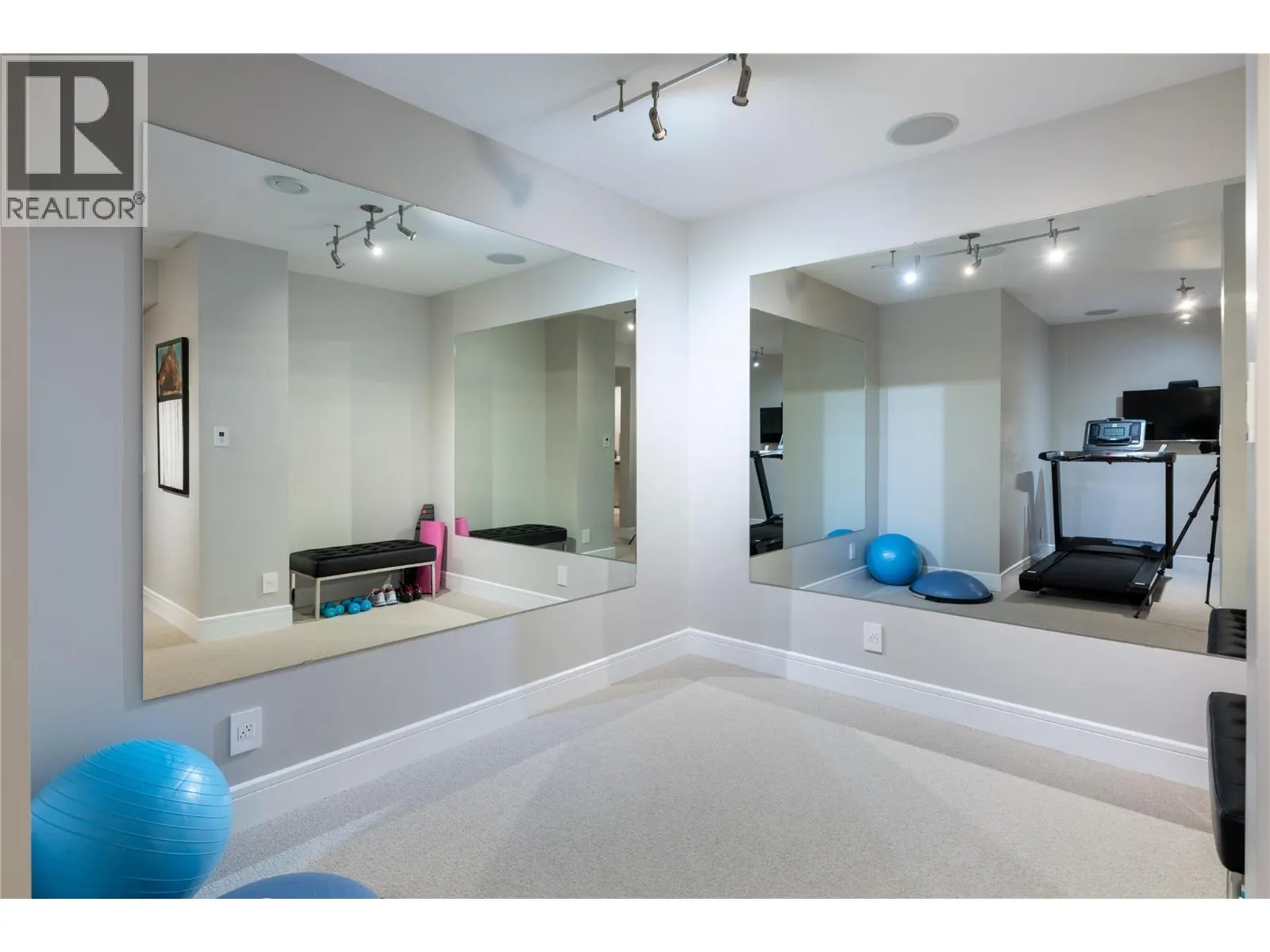 1076 Westpoint Drive