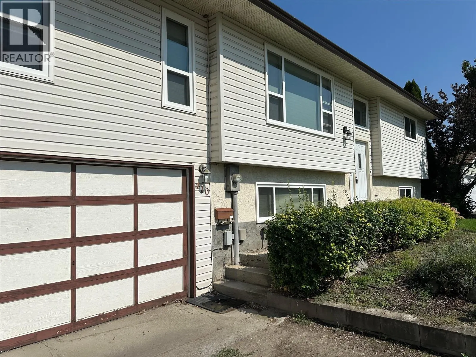 410 Hillaby Avenue