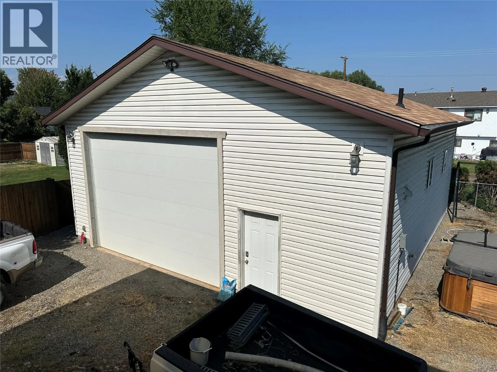 410 Hillaby Avenue