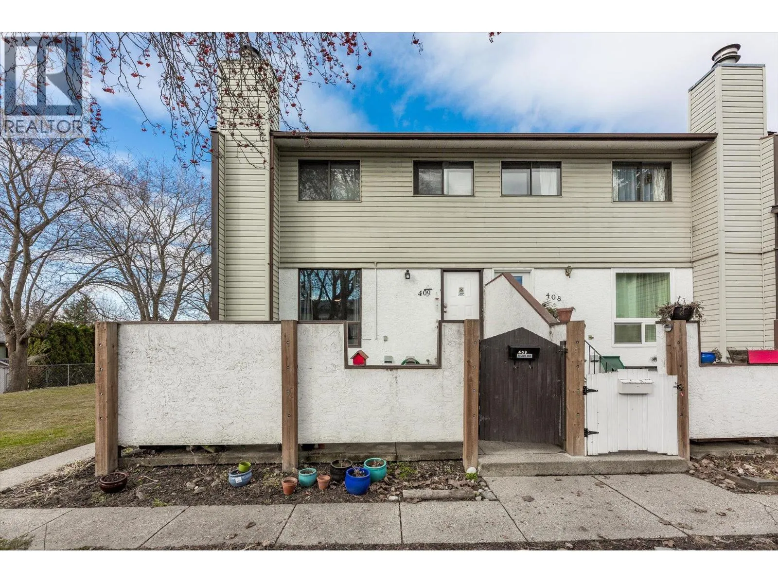 2100 43 Avenue Unit# 409