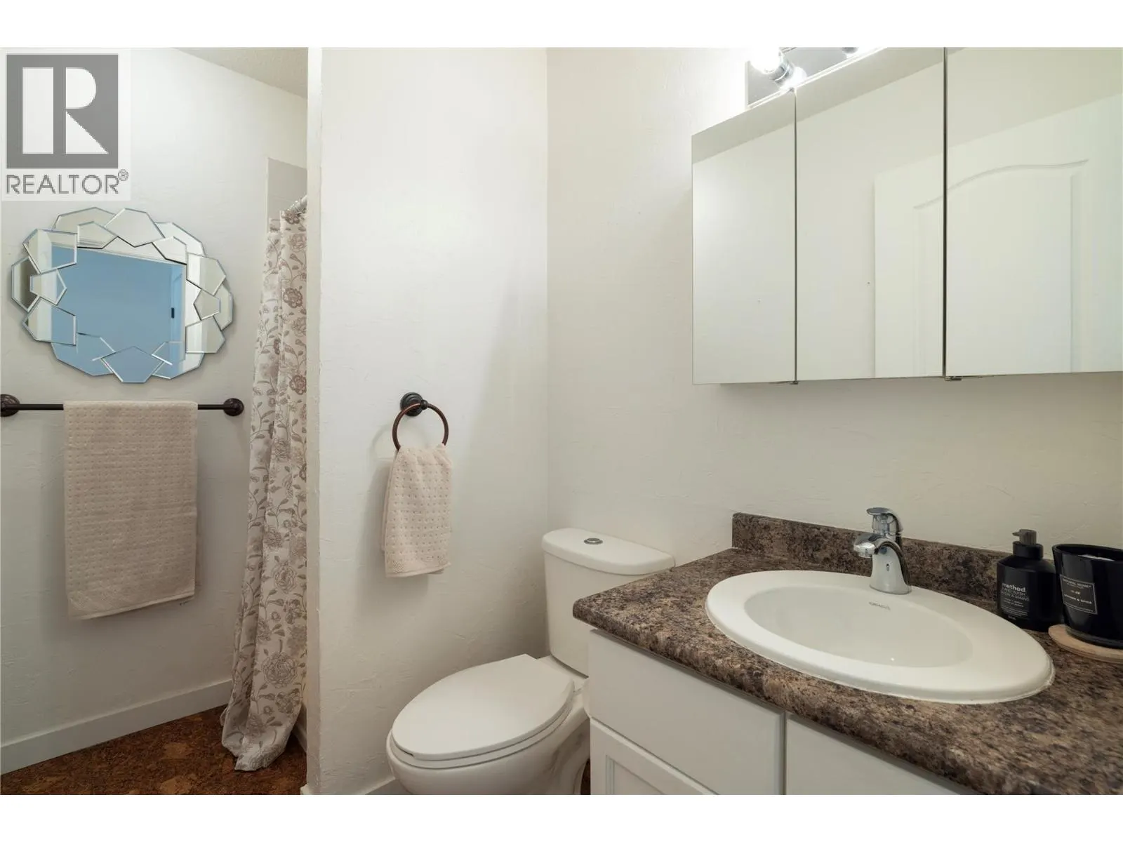 3160 Casorso Road Unit# 404
