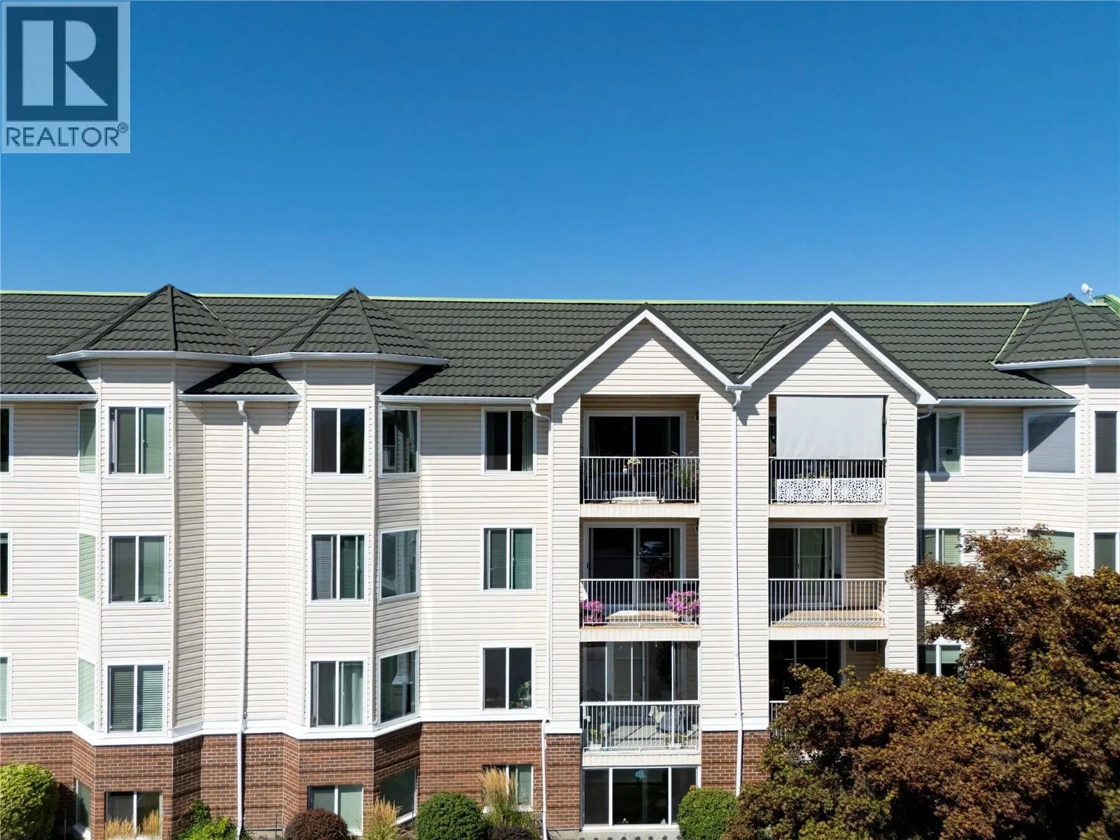 3160 Casorso Road Unit# 404