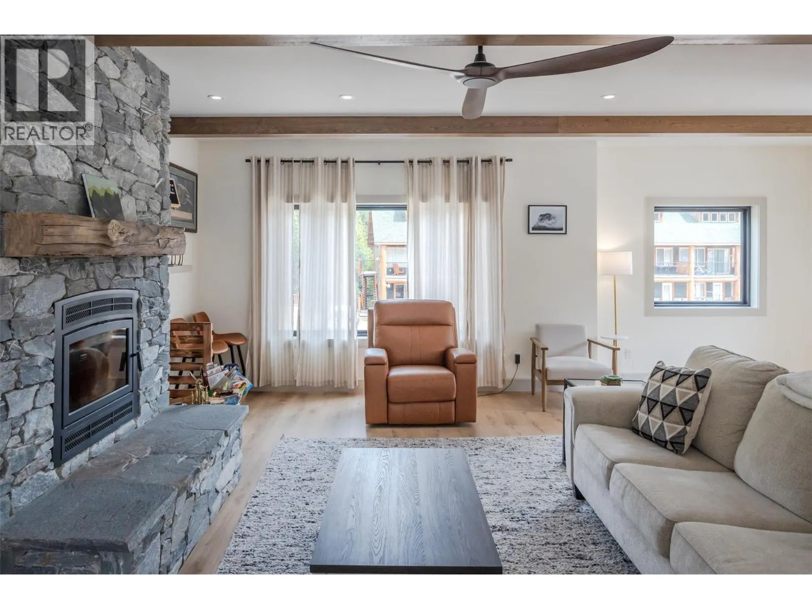 144 CLEARVIEW Crescent Unit# SL1