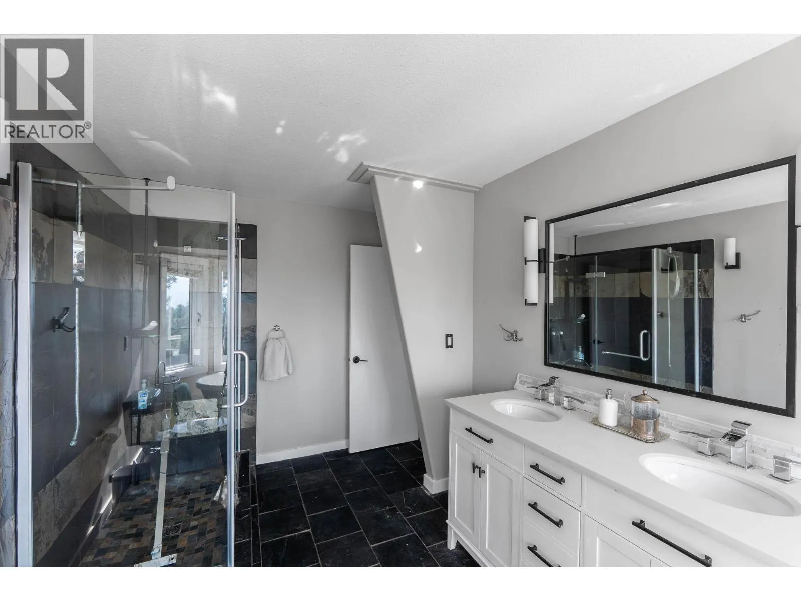 873 Horizon Court