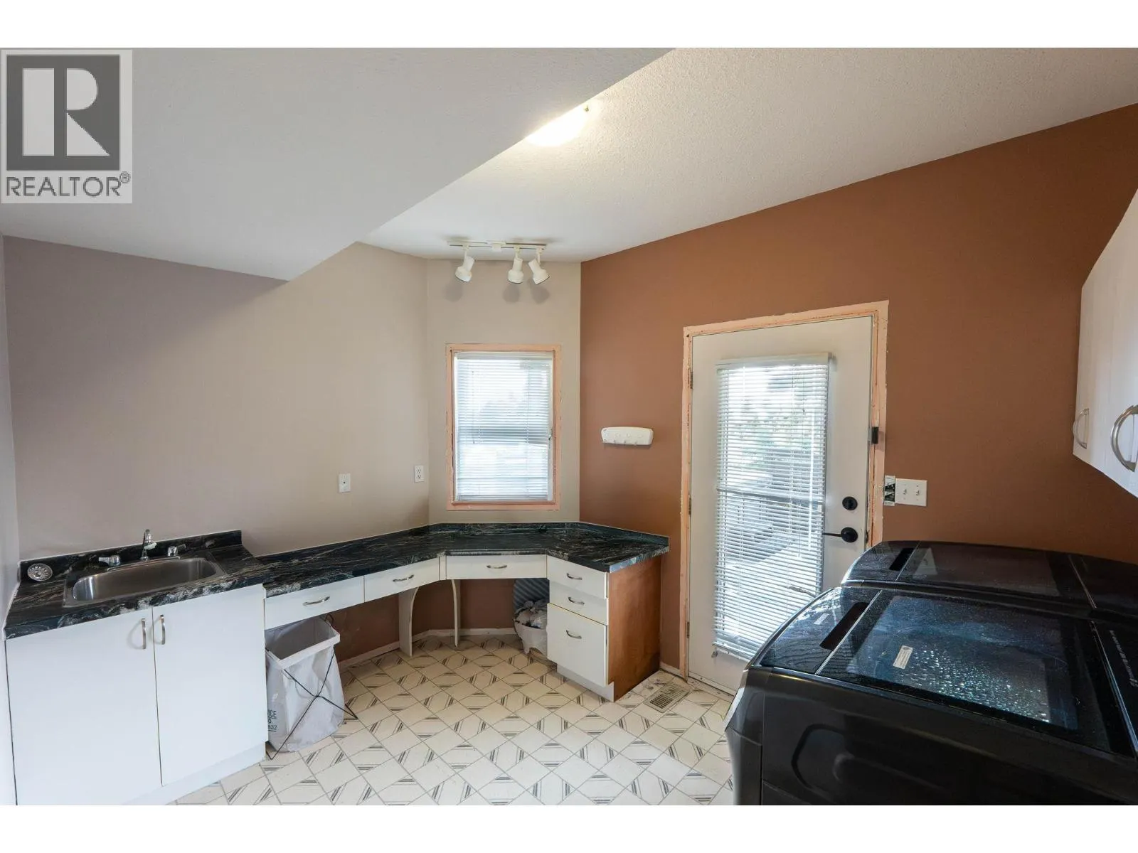 873 Horizon Court