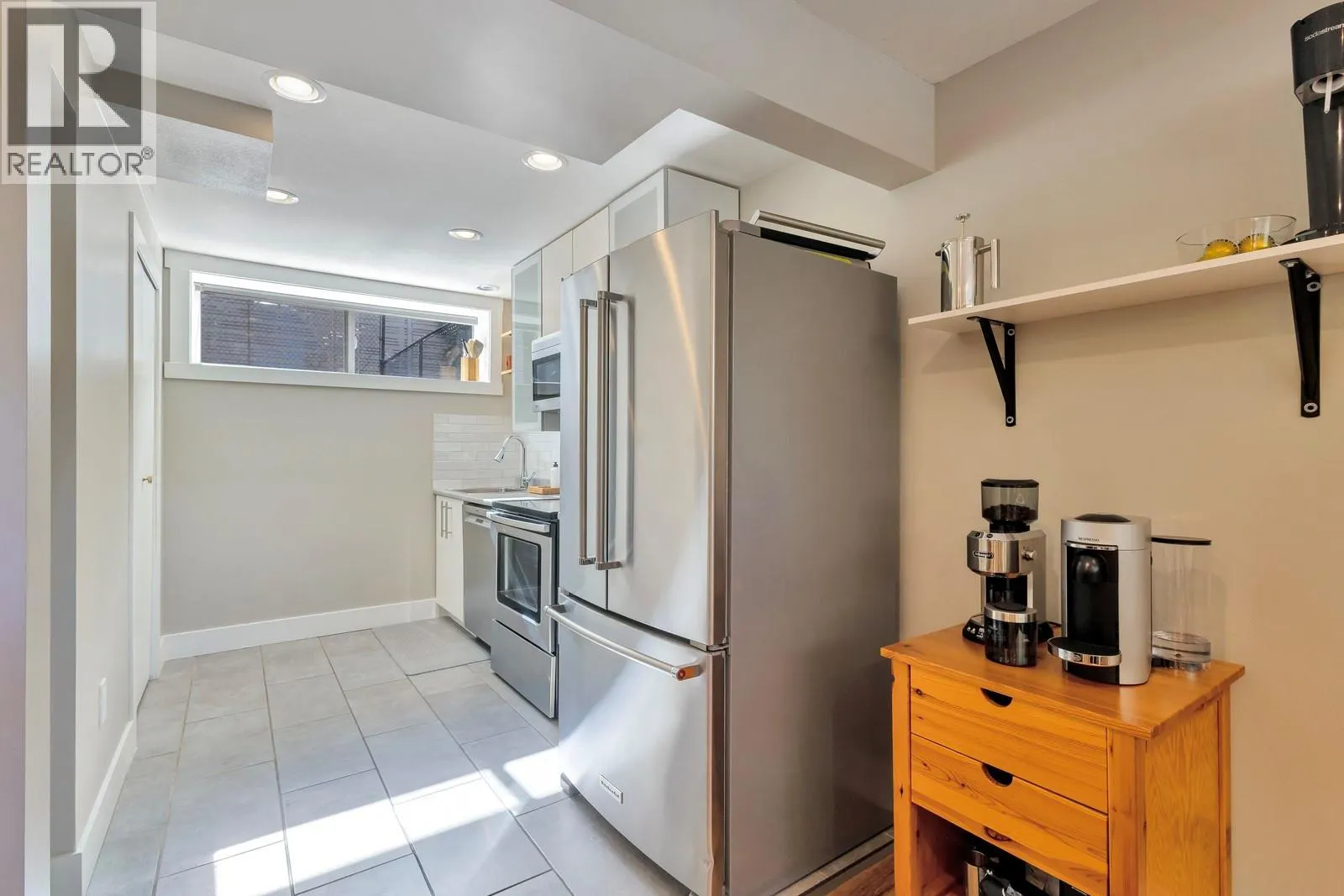 1552 Pinehurst Crescent