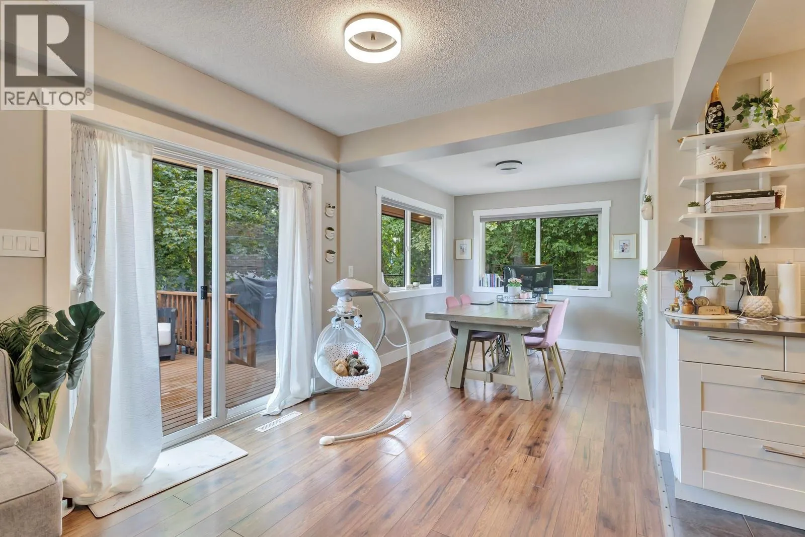 1552 Pinehurst Crescent