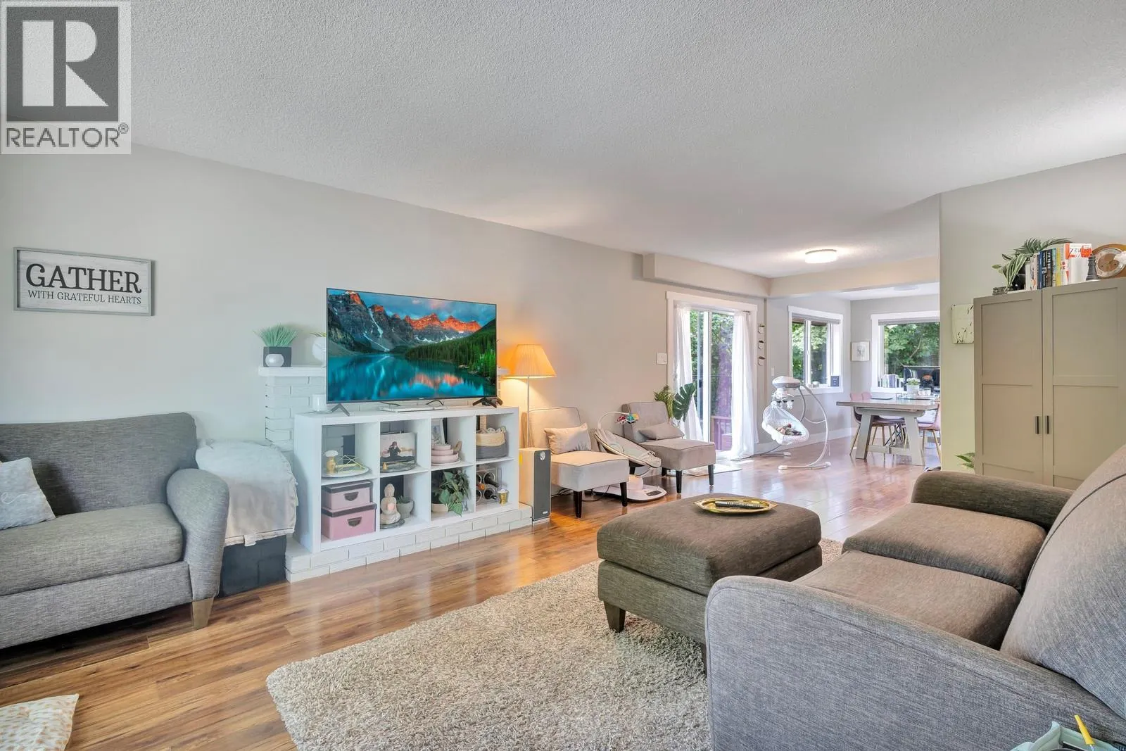1552 Pinehurst Crescent