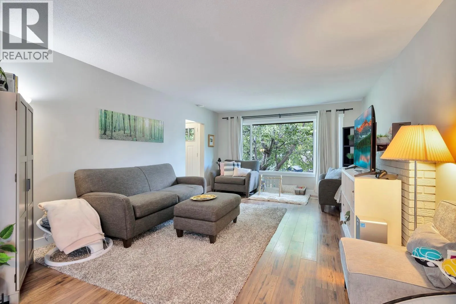 1552 Pinehurst Crescent