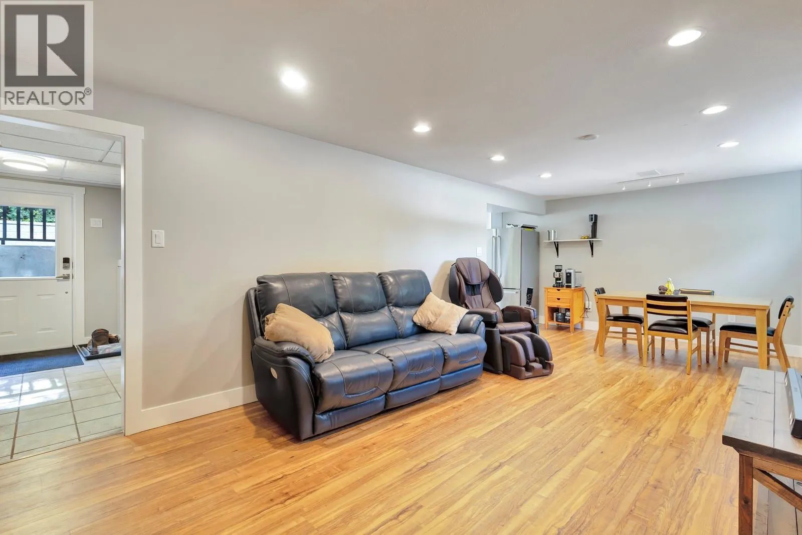 1552 Pinehurst Crescent