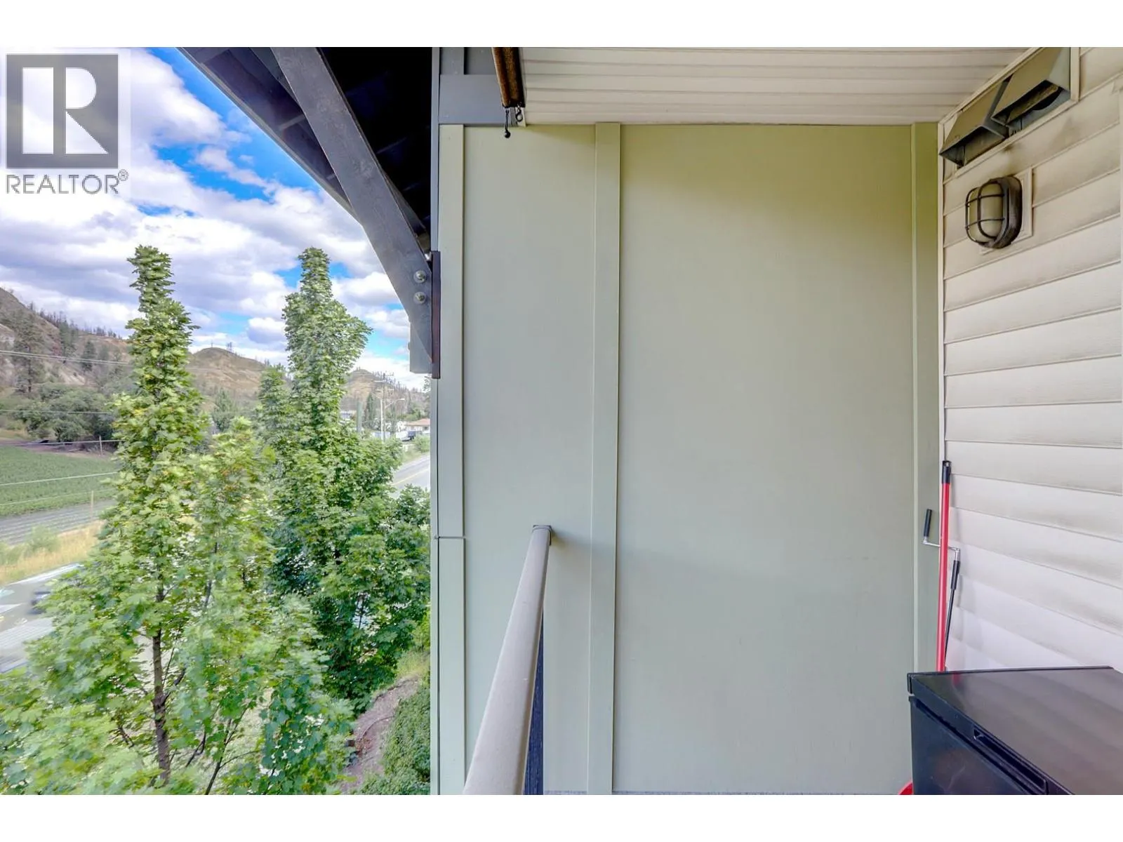 1477 Glenmore Road N Unit# B-203
