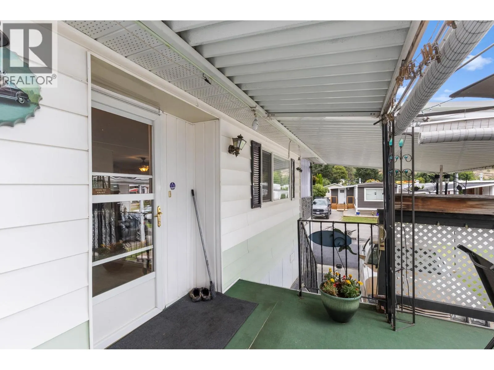 1929 97 Highway S Unit# 29