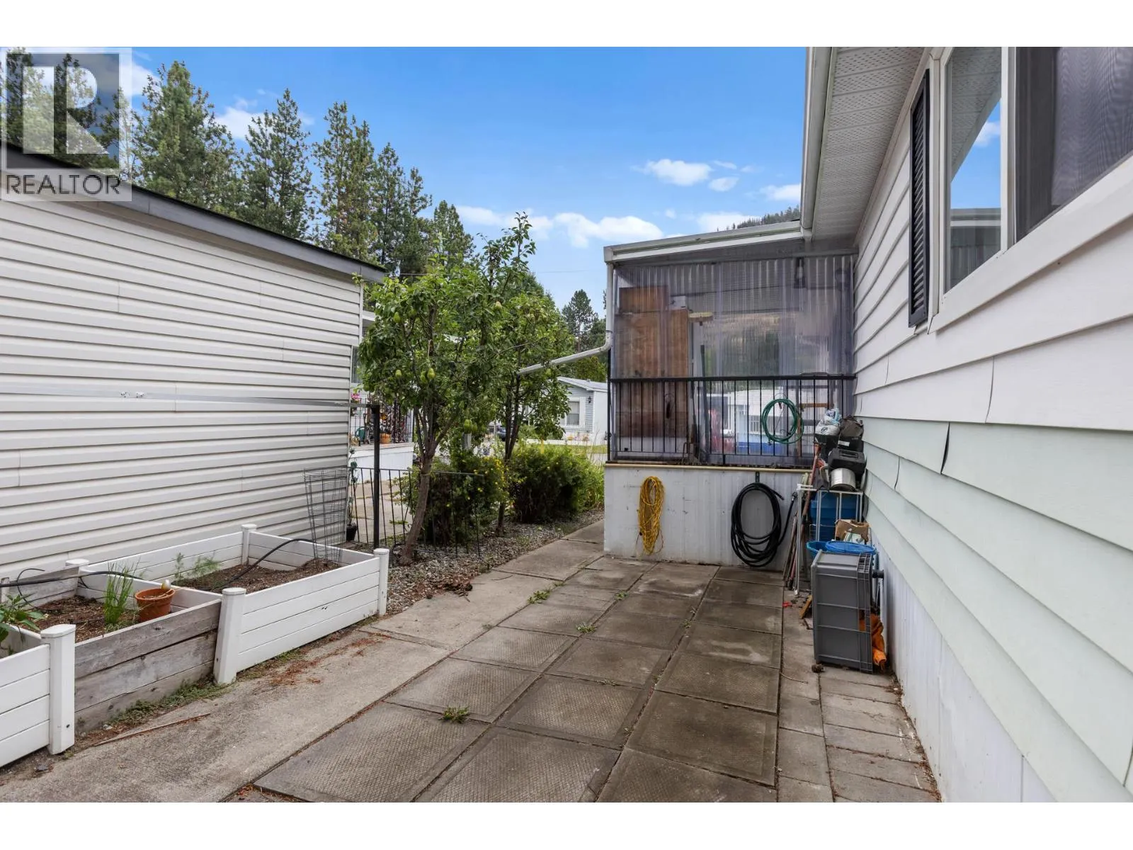 1929 97 Highway S Unit# 29