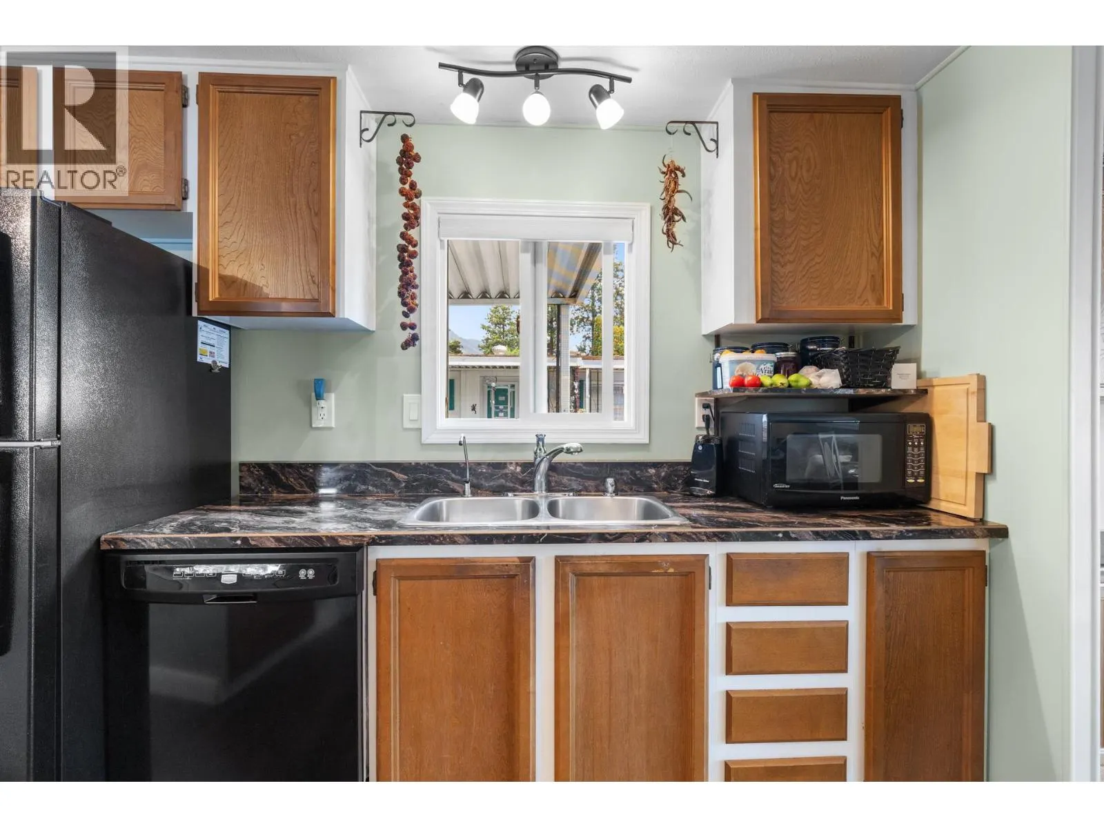 1929 97 Highway S Unit# 29