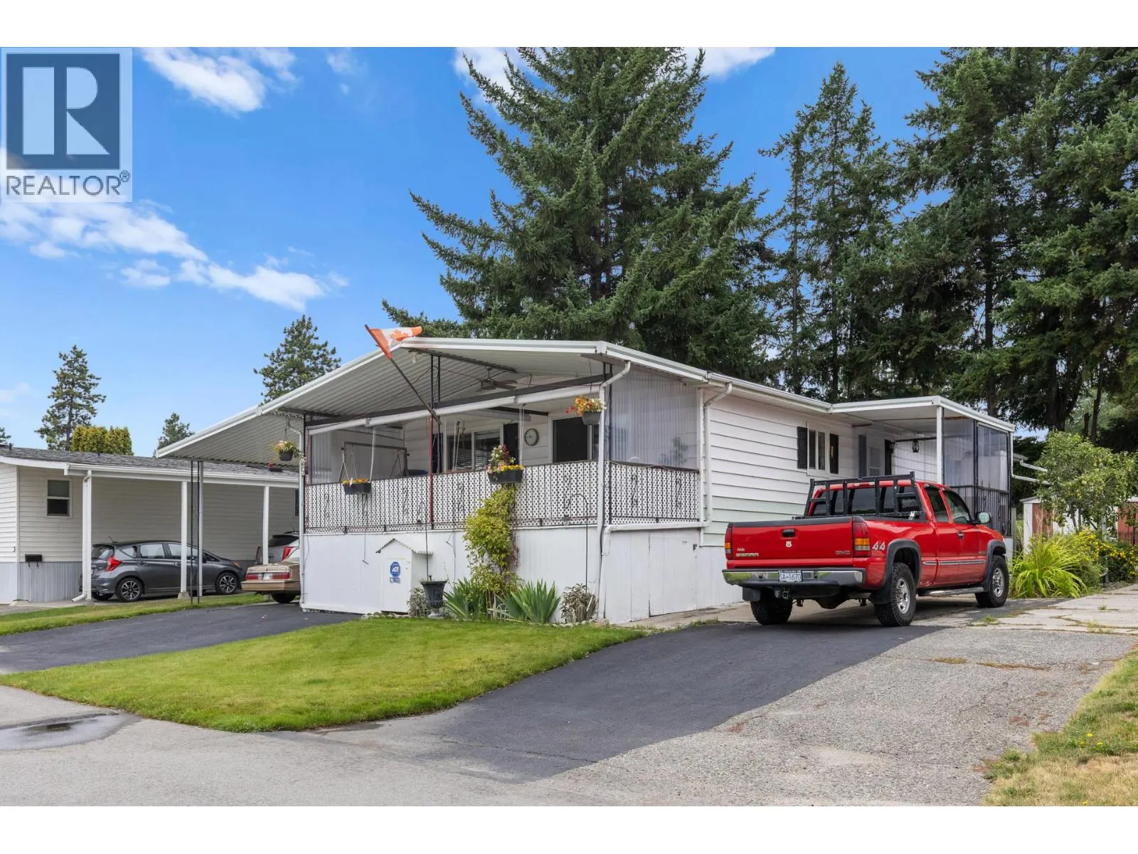 1929 97 Highway S Unit# 29