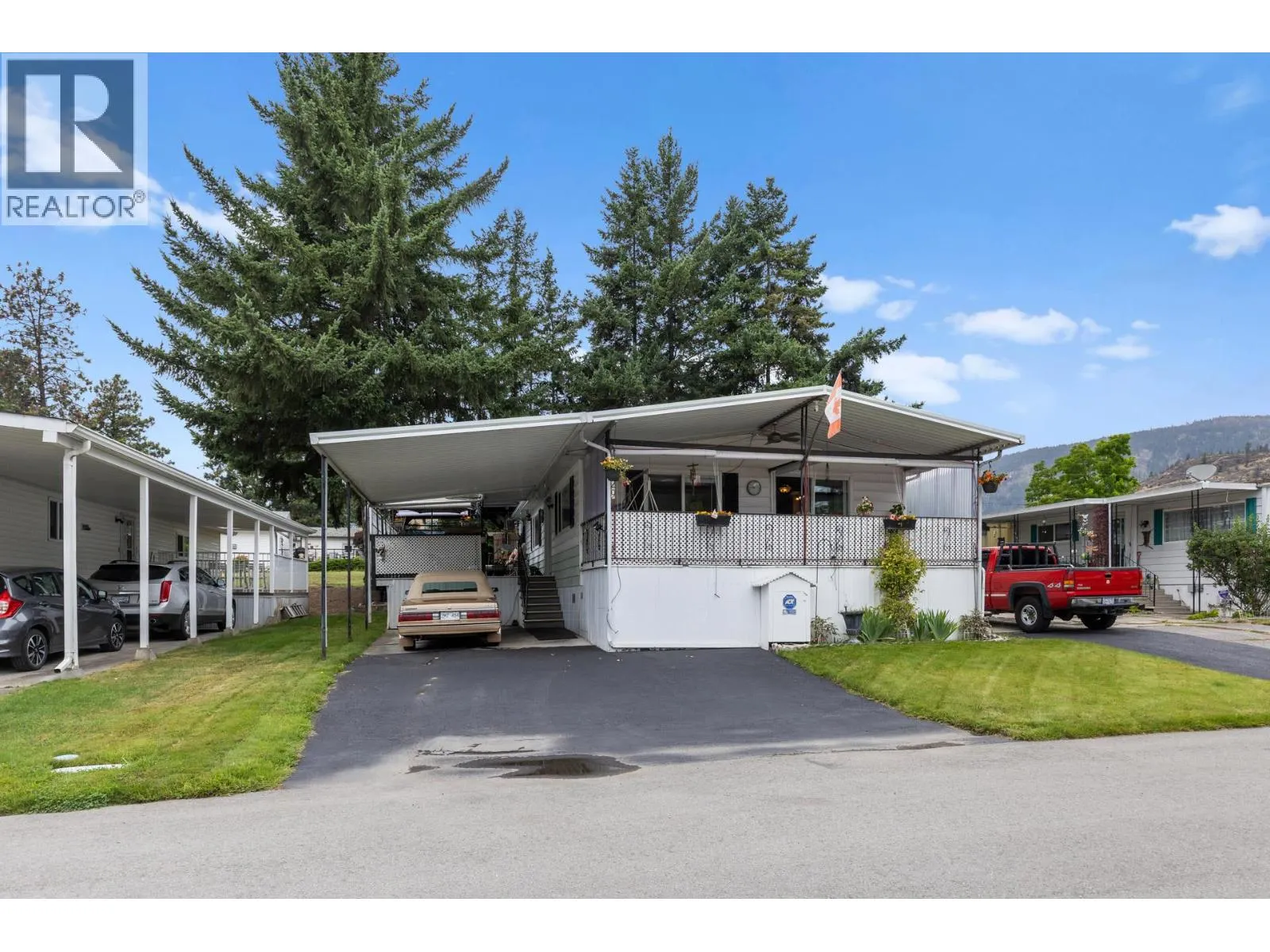 1929 97 Highway S Unit# 29