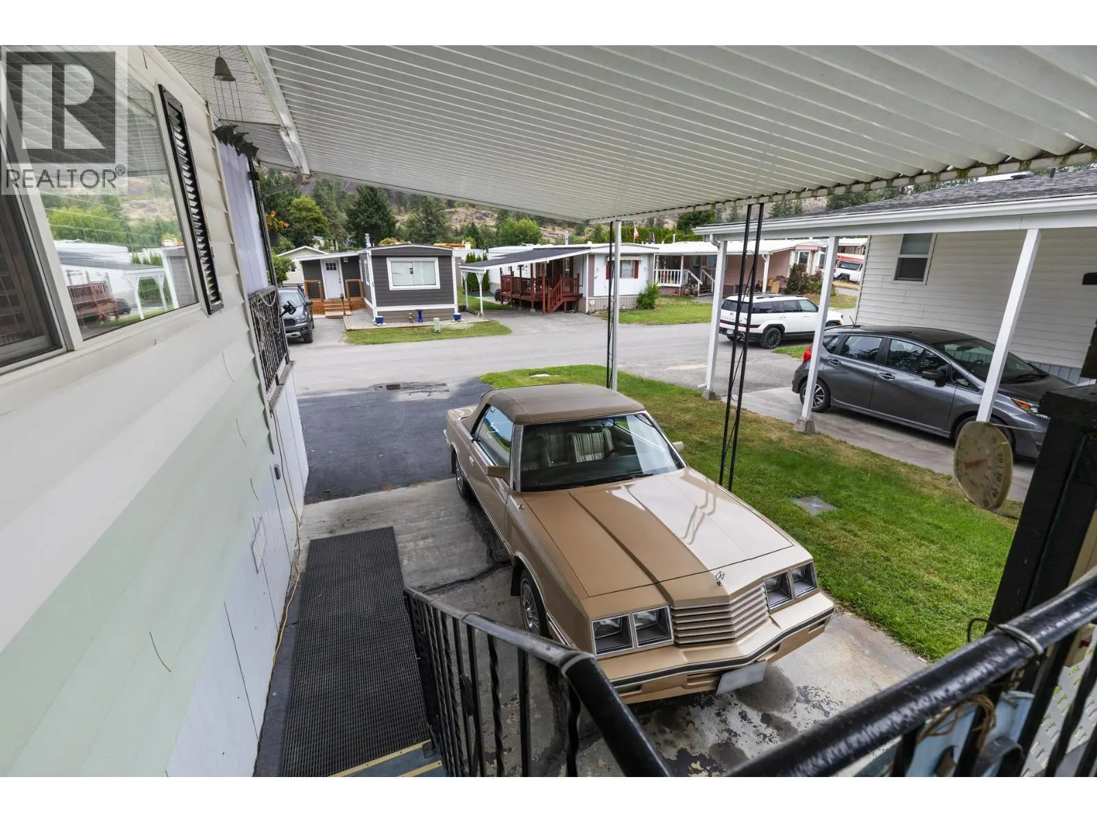 1929 97 Highway S Unit# 29