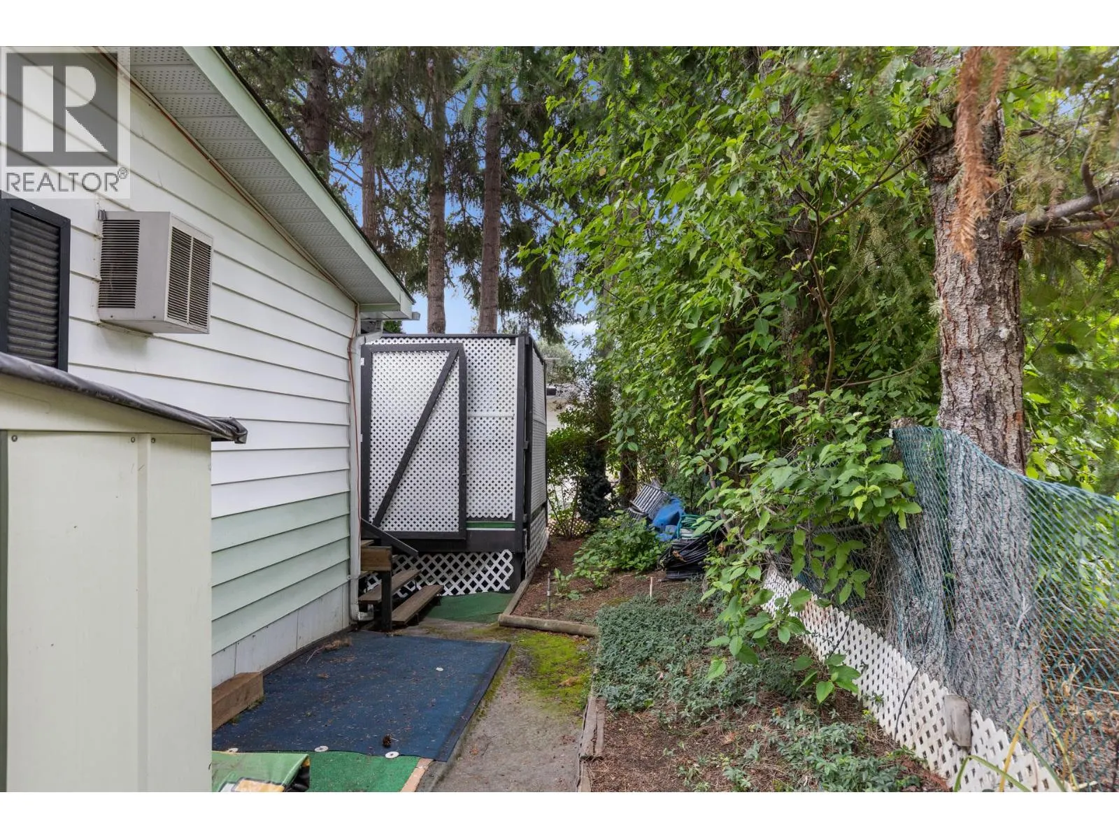 1929 97 Highway S Unit# 29