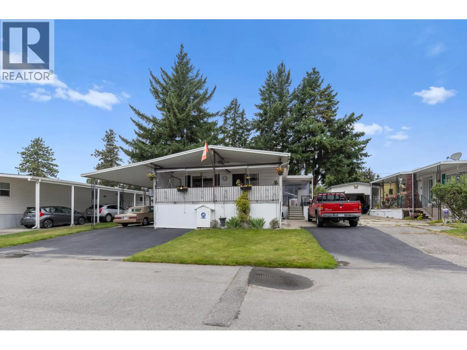 1929 97 Highway S Unit# 29