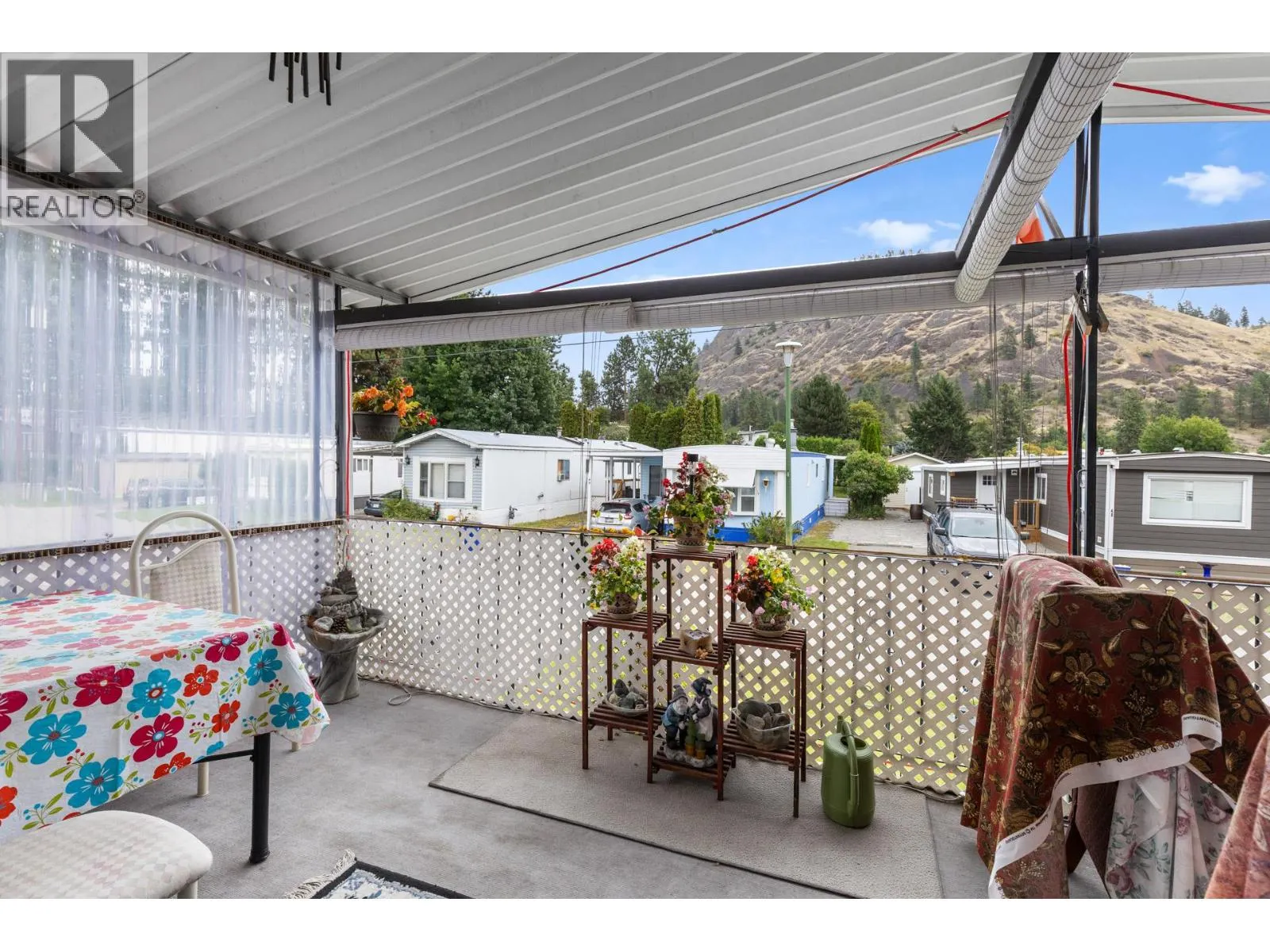 1929 97 Highway S Unit# 29