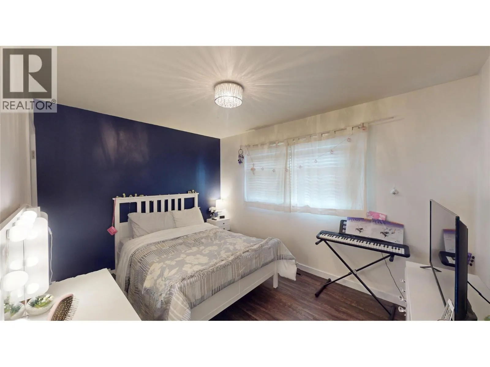 709 9th Street S