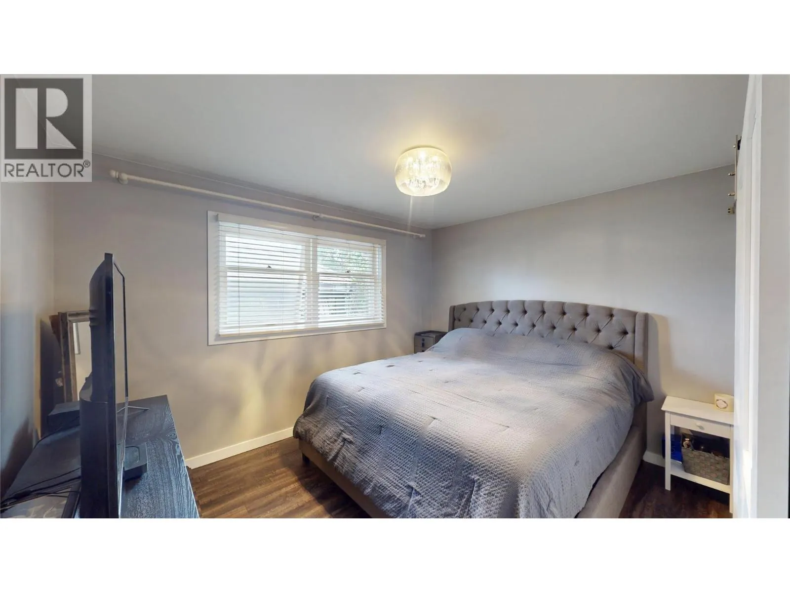 709 9th Street S
