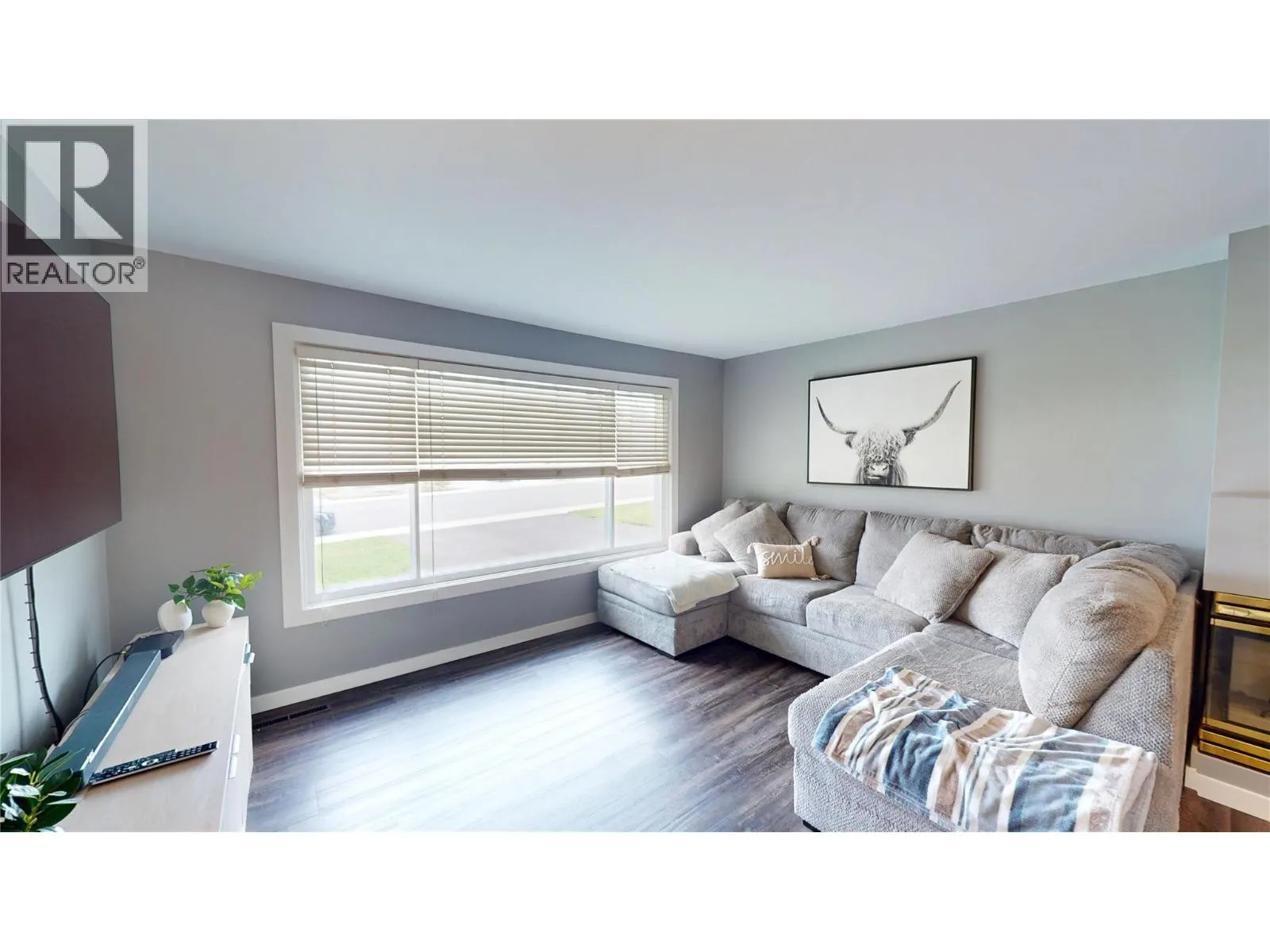 709 9th Street S