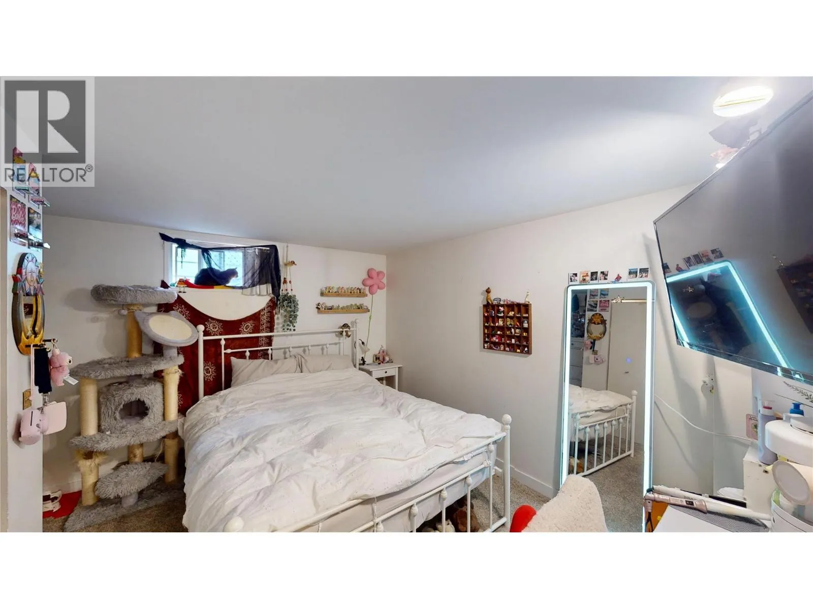 709 9th Street S
