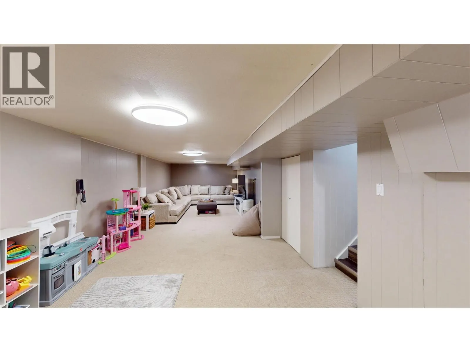 709 9th Street S