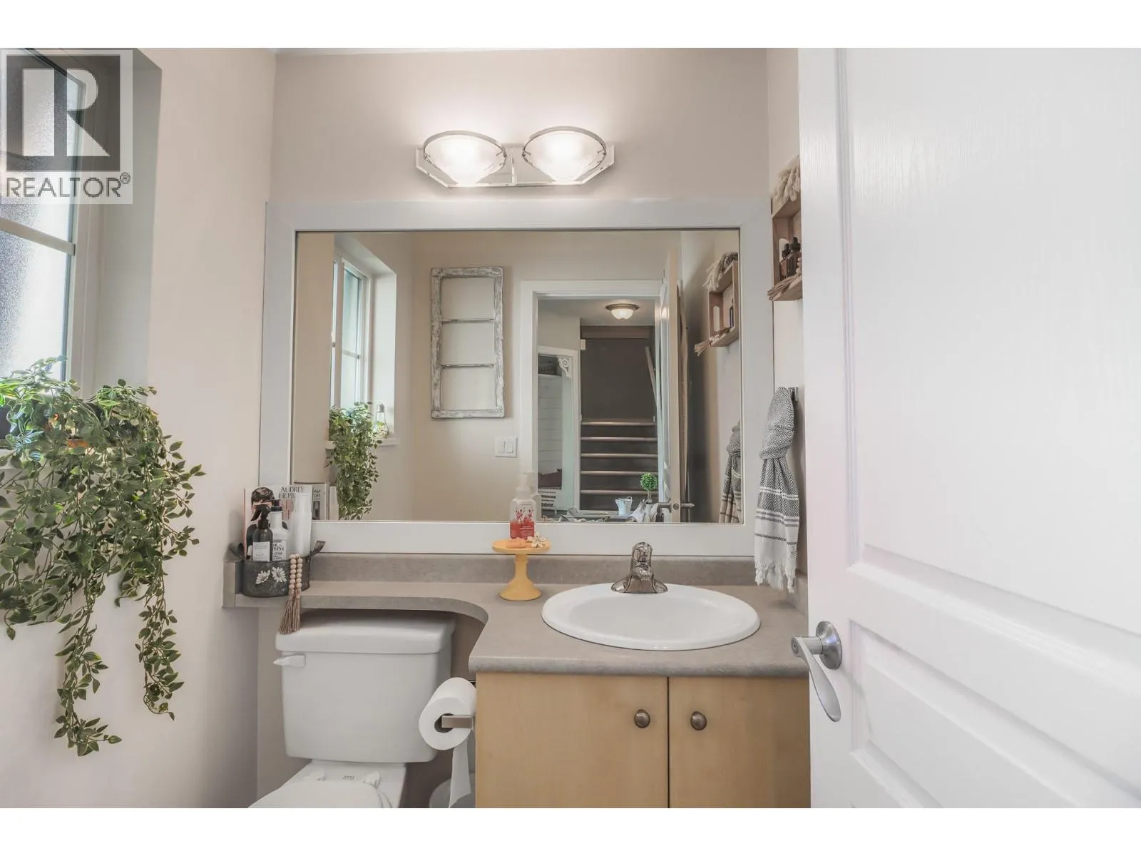 B-2516 MCLEARY Crescent N
