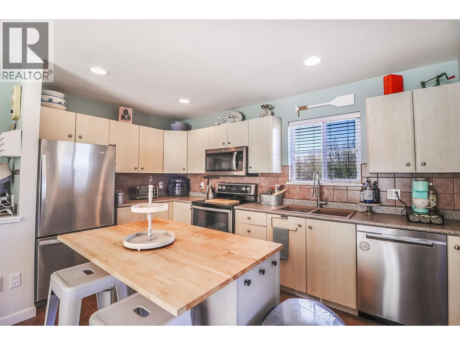 B-2516 MCLEARY Crescent N