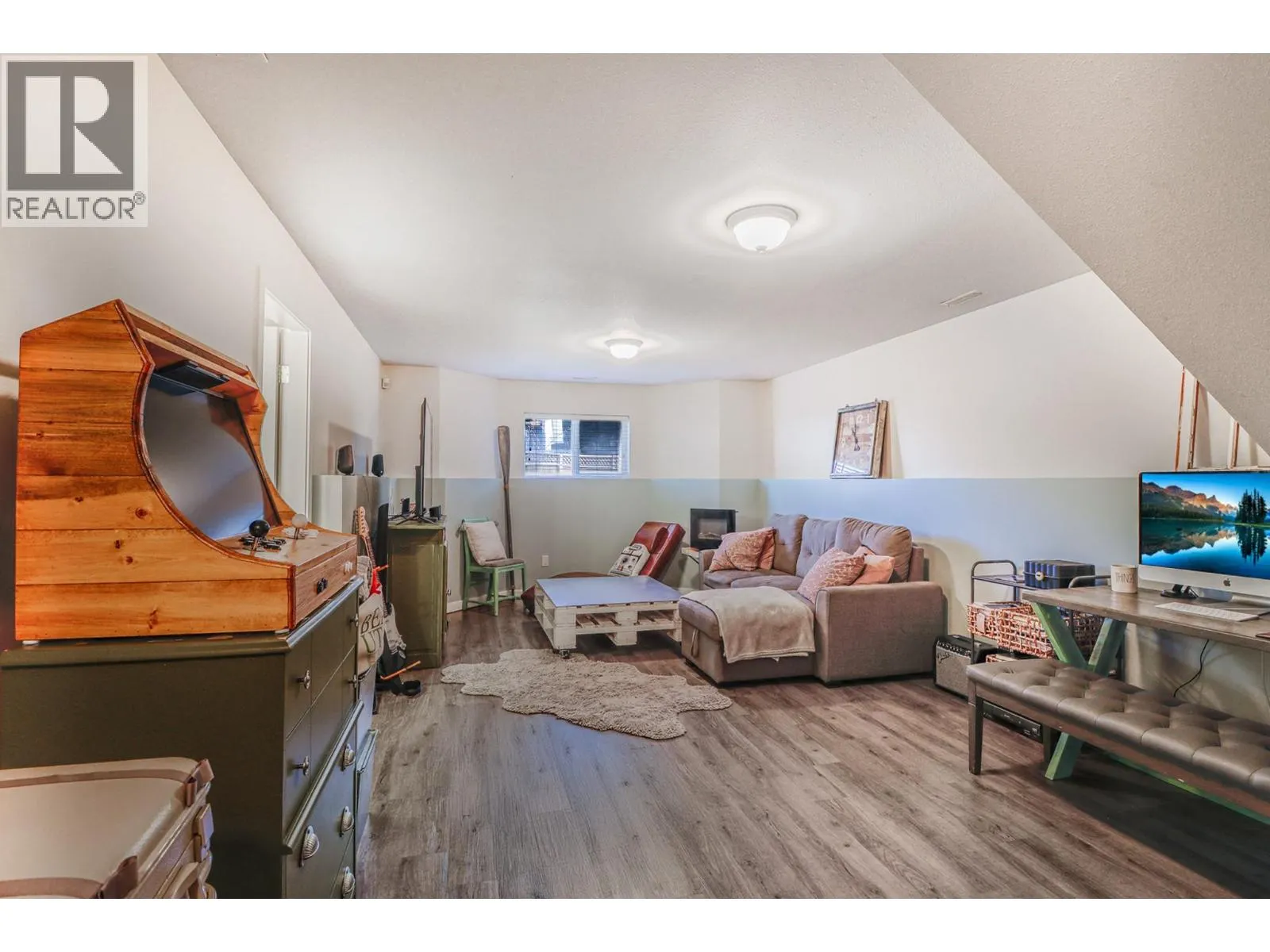 B-2516 MCLEARY Crescent N