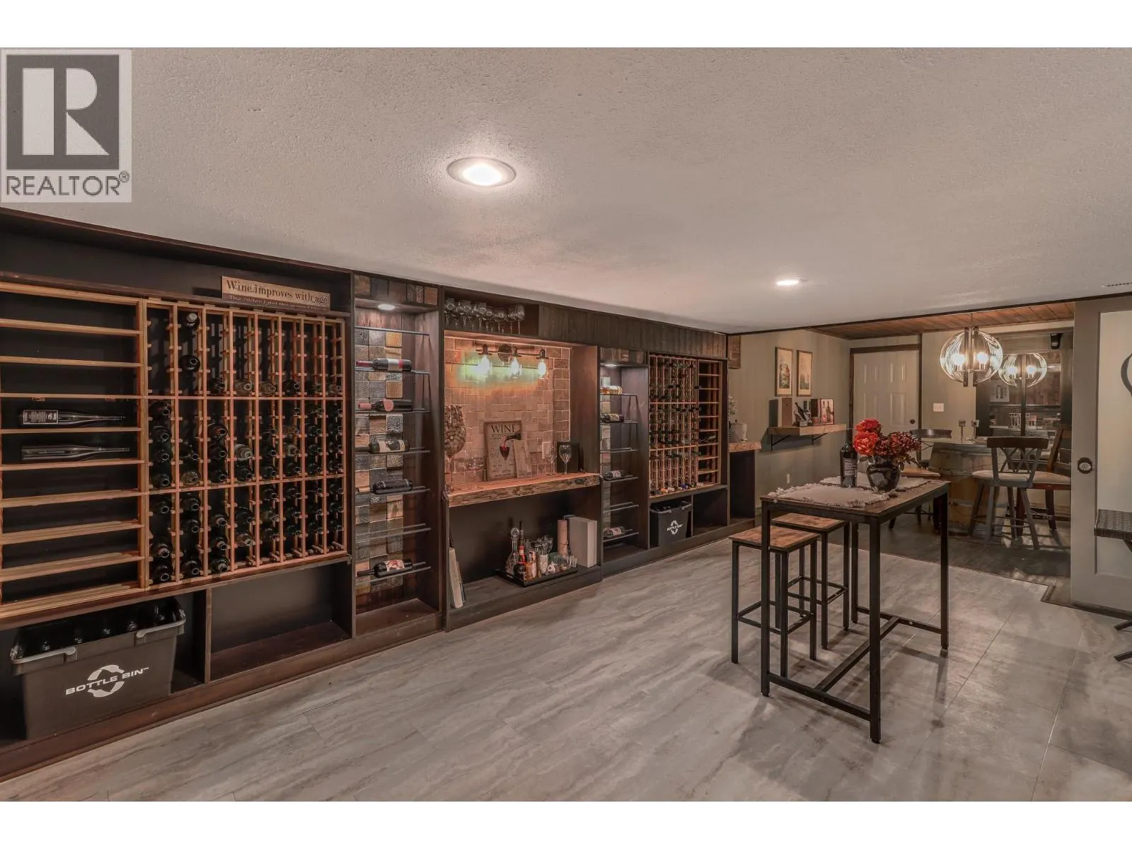 512 WILDWOOD Drive