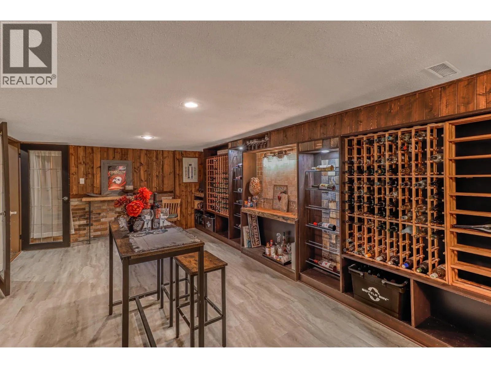 512 WILDWOOD Drive