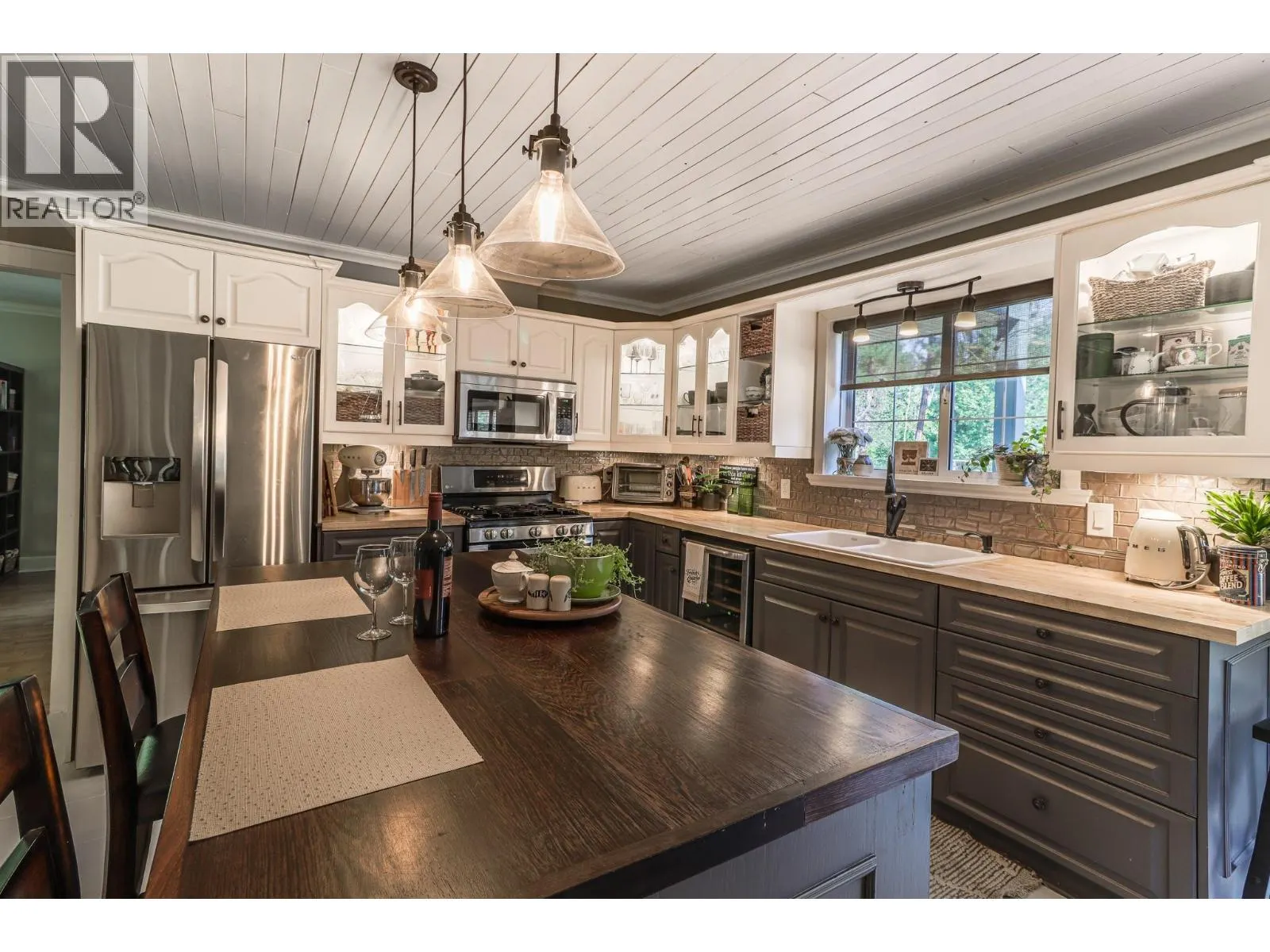 512 WILDWOOD Drive