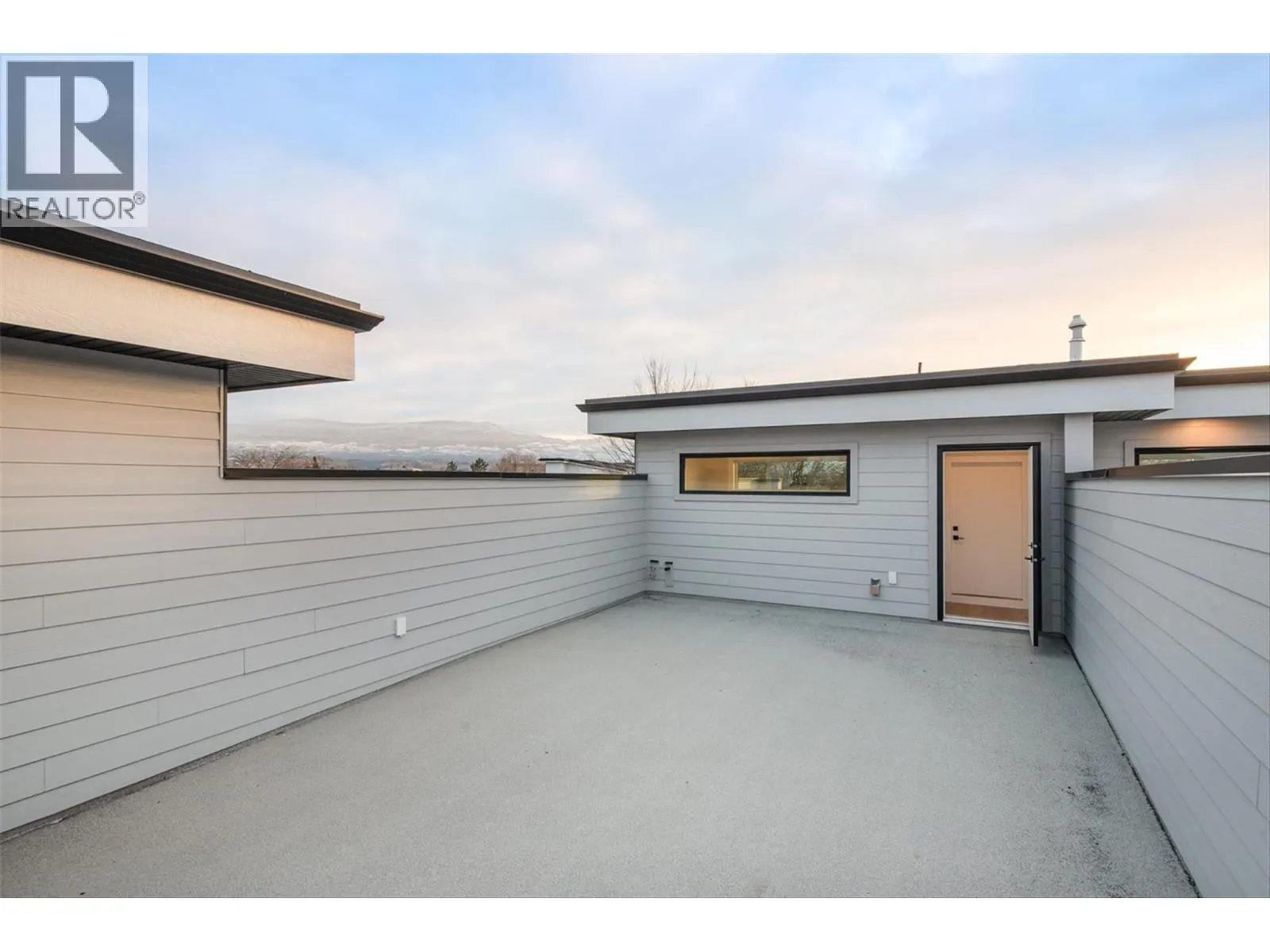 732 Coopland Crescent Unit# 3
