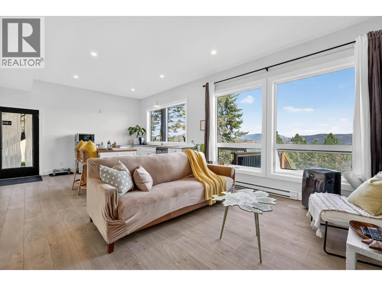 10 Valley Drive