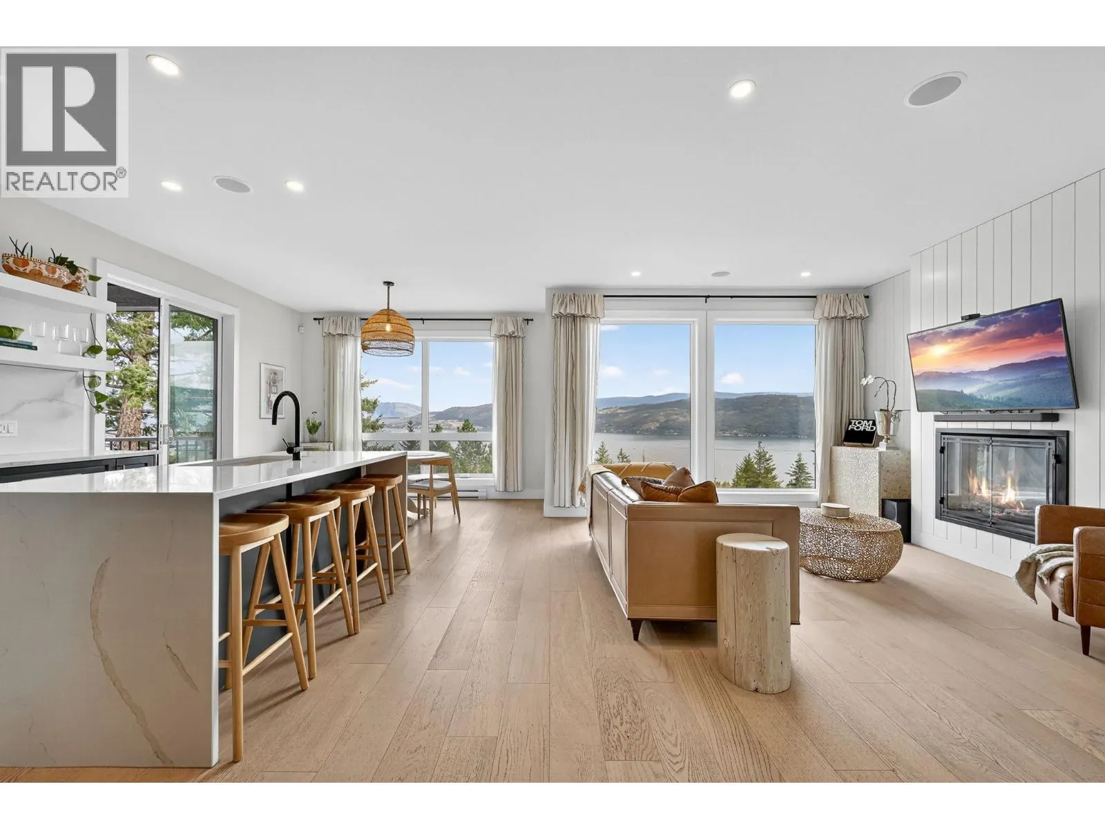 10 Valley Drive