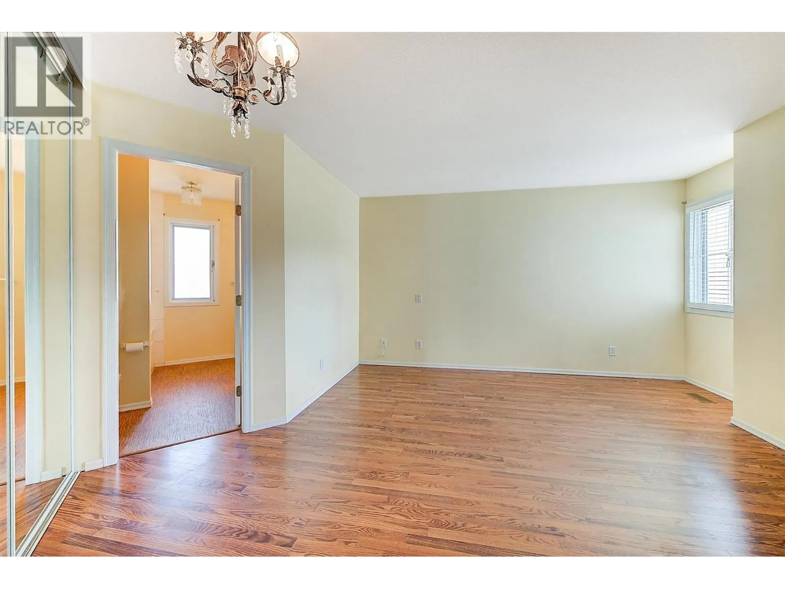 1885 Parkview Crescent Unit# 113