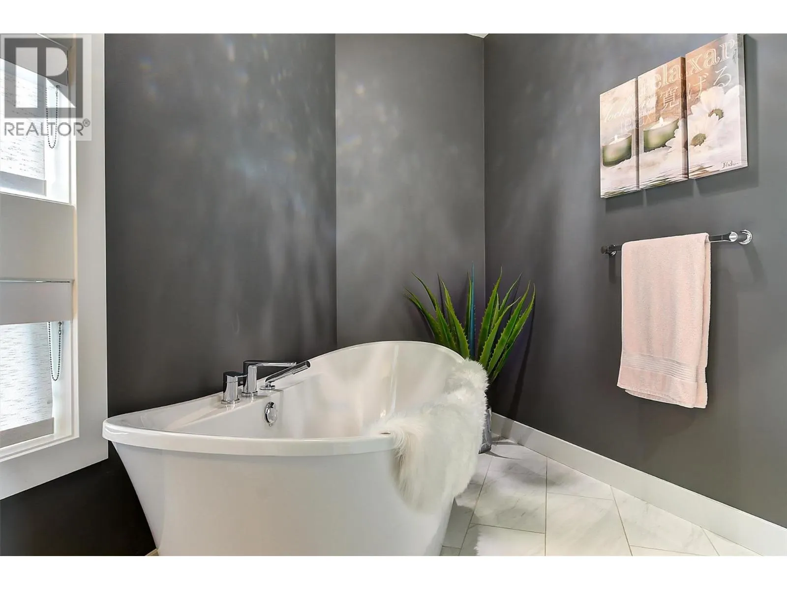 514 Quartz Crescent Unit# 6