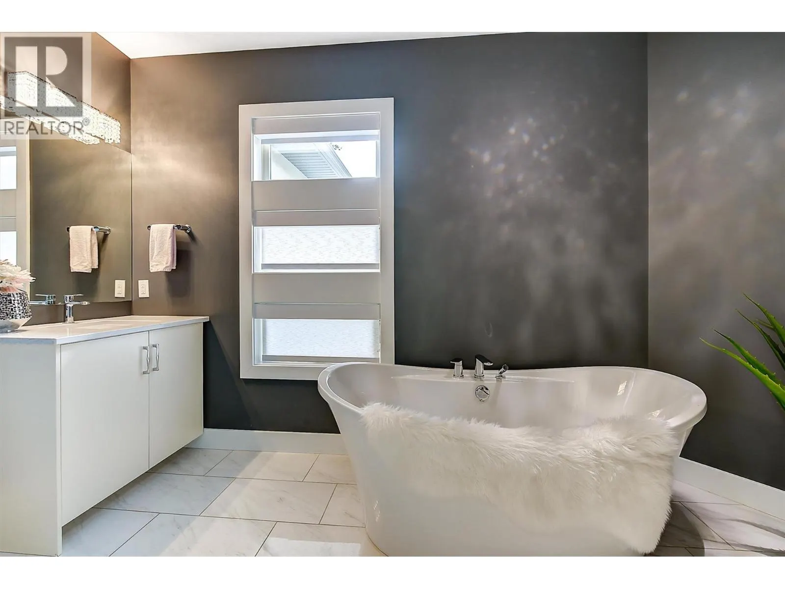 514 Quartz Crescent Unit# 6