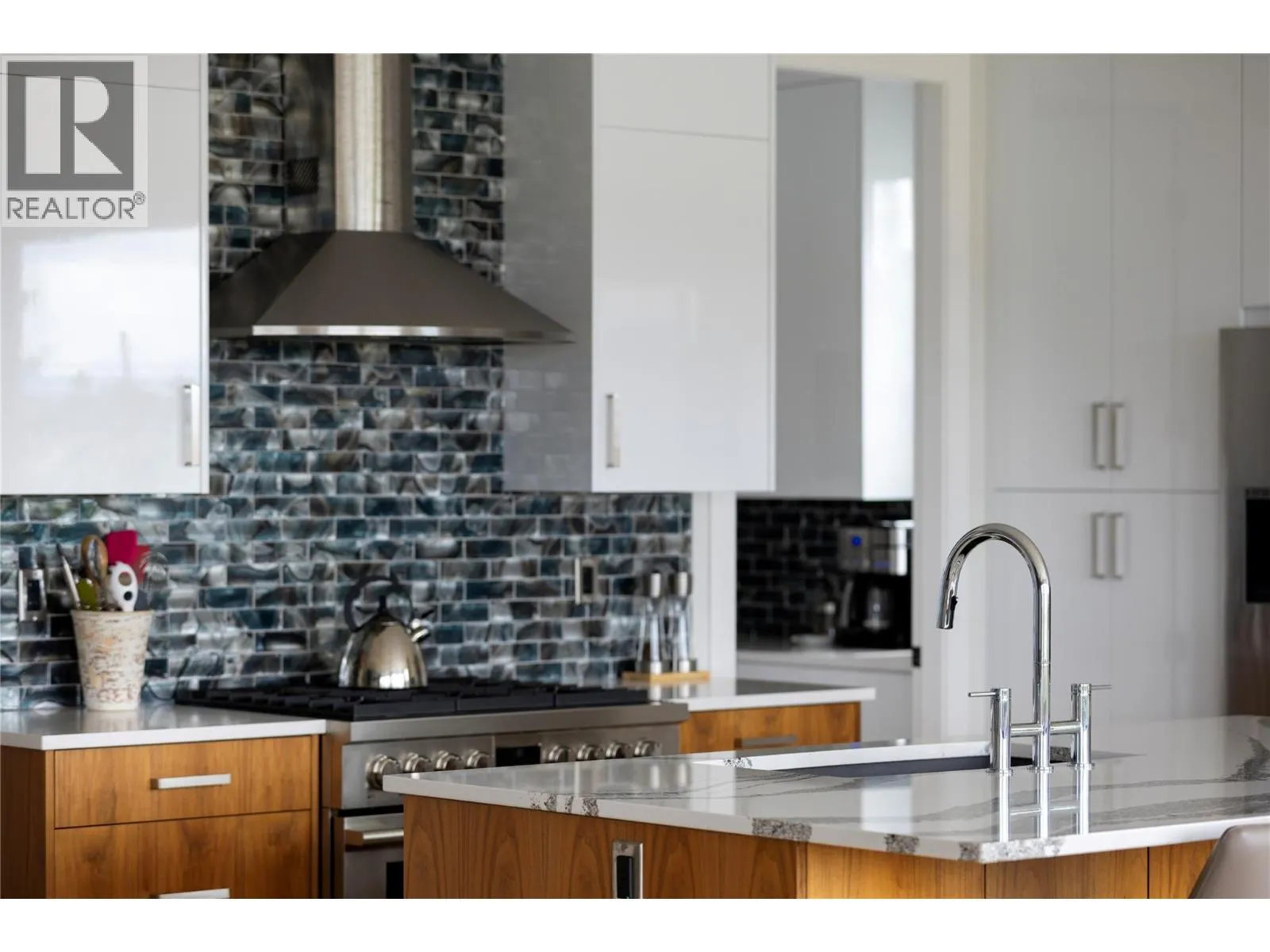 640 Mt. Ida Crescent