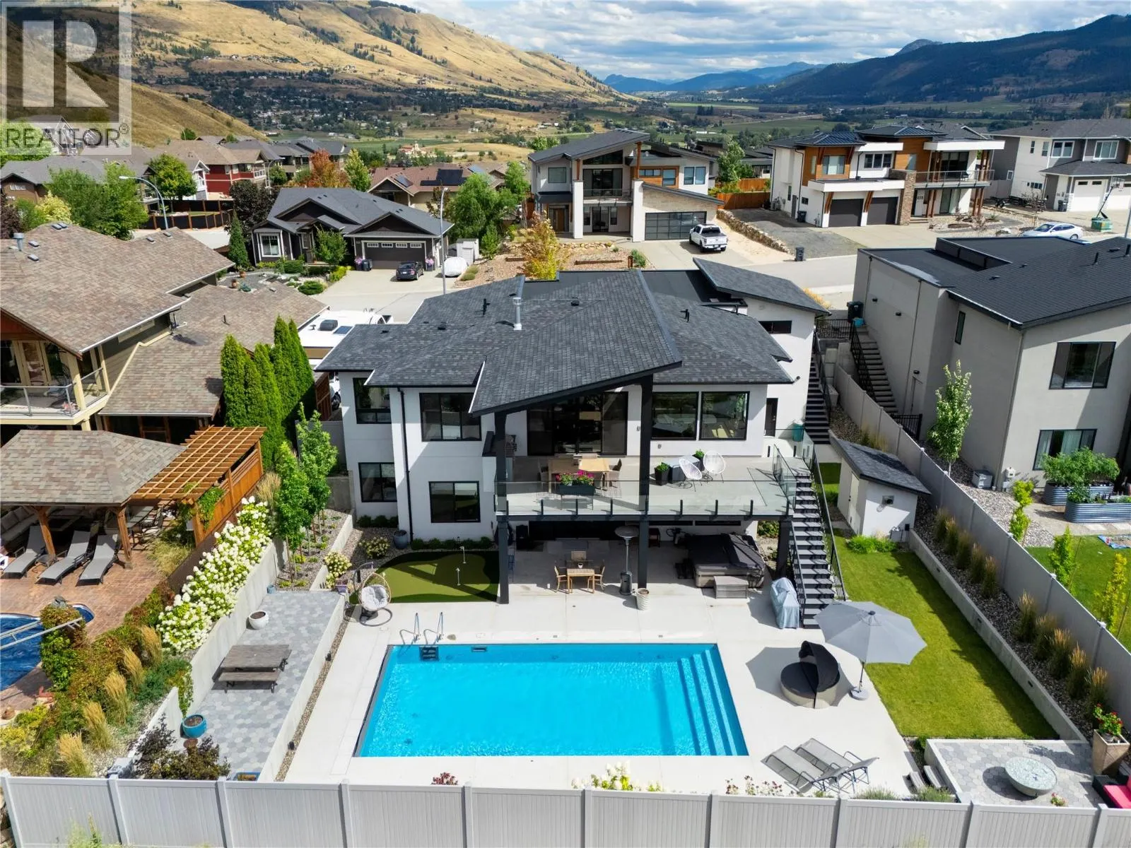 640 Mt. Ida Crescent