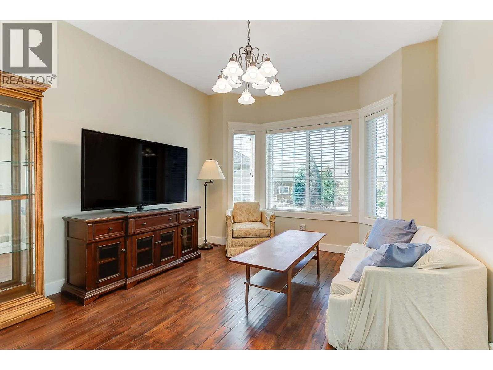 2097 Acorn Crescent