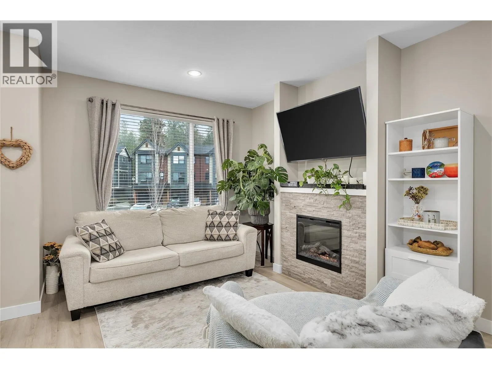 2490 Tuscany Drive Unit# 24