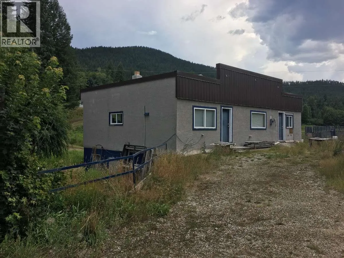 6904 Highway 6